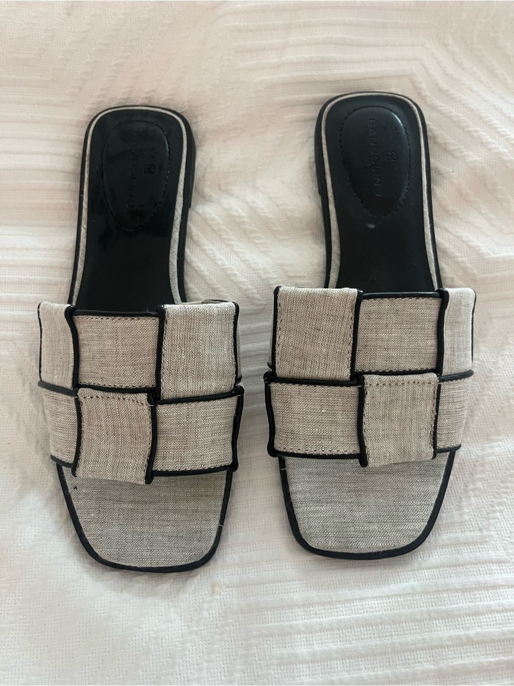 New Bandolino Envanelli-R slide sandals in oatmeal/black